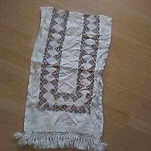 YES  2 FOR  💲1⃣dollar  ▶▶Embroidered Table Runner with Fringe Lenght 58in
